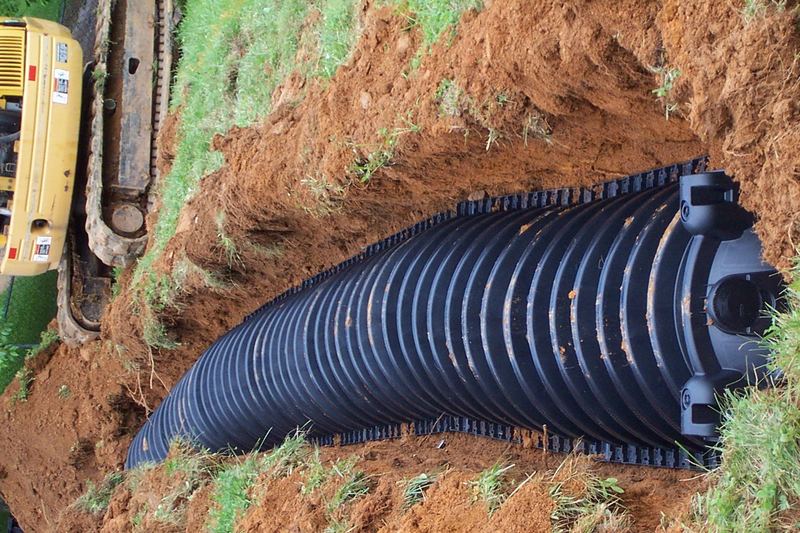 Leaching chamber installed in a freshly dug trench